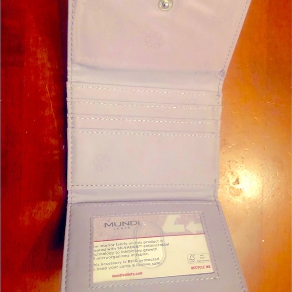 Mundi Purple Wallet… Women’s. Small. Super Cute! Perfect for Spring/Summer 🌸 - Picture 6 of 7